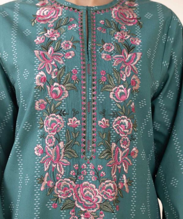 SHPPHIRE 3 PIECE -EMBROIDERED CAMRIC SUIT