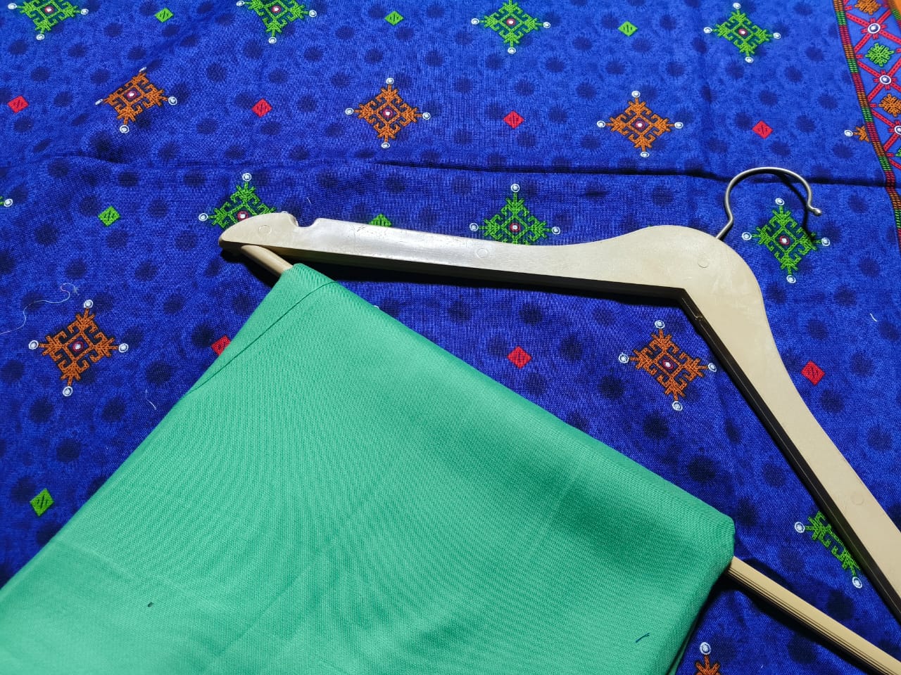 Kayseria khaddar 2pc suit